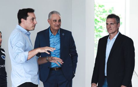 Bruno Spindel (dir), do Cruzeiro, ao lado de Tite e Pedro Junio