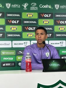 Yago Souza em coletiva de imprensa