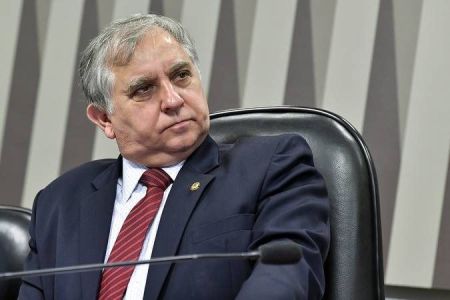 Izalci cobra BRB por valorização bilionária de ativos ligados ao Banco Master