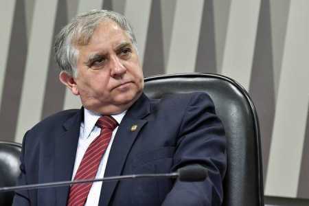 Izalci cobra BRB por valorização bilionária de ativos ligados ao Banco Master
