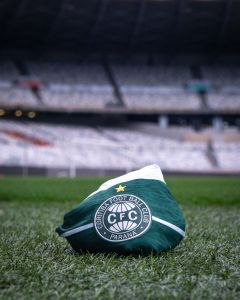 Coritiba visita Cruzeiro no Mineirão
