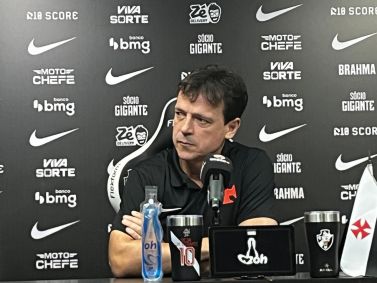 Fernando Diniz em entrevista coletiva pelo Vasco