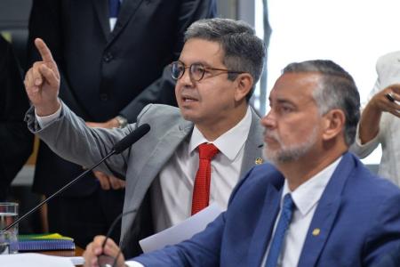 CPMI do INSS aprova pedidos de prisão preventiva e envia solicitações ao STF