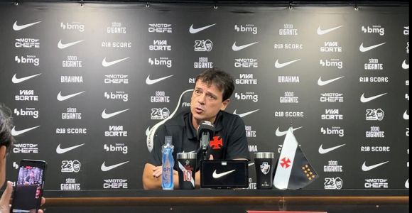 Fernando Diniz lamentou o desempenho geral do Vasco em São Januário