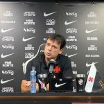 Diniz abre o jogo sobre aproveitamento ruim do Vasco em casa: ‘Mexe comigo'