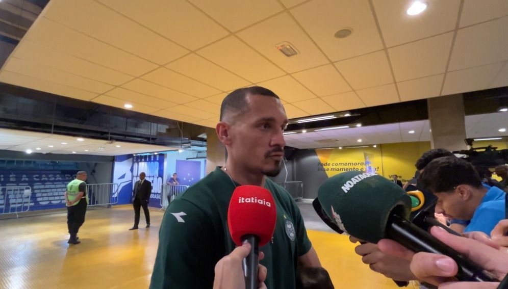Zagueiro do Coritiba relembra história no Cruzeiro e exalta vitória no Mineirão