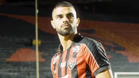 Atacante Lucas Silva em vídeo de apresentação no Vitória