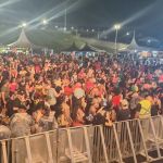 Banho da Dorotéia reúne blocos com bateria e grande público em Varginha