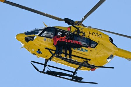 Lindsey Vonn é resgatada de helicóptero após grave queda nos Jogos Olímpicos de Inverno 2026