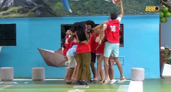Brothers comemoram vitória em ação promocional