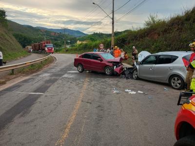 Acidente em Belo Oriente deixa um morto e quatro feridos