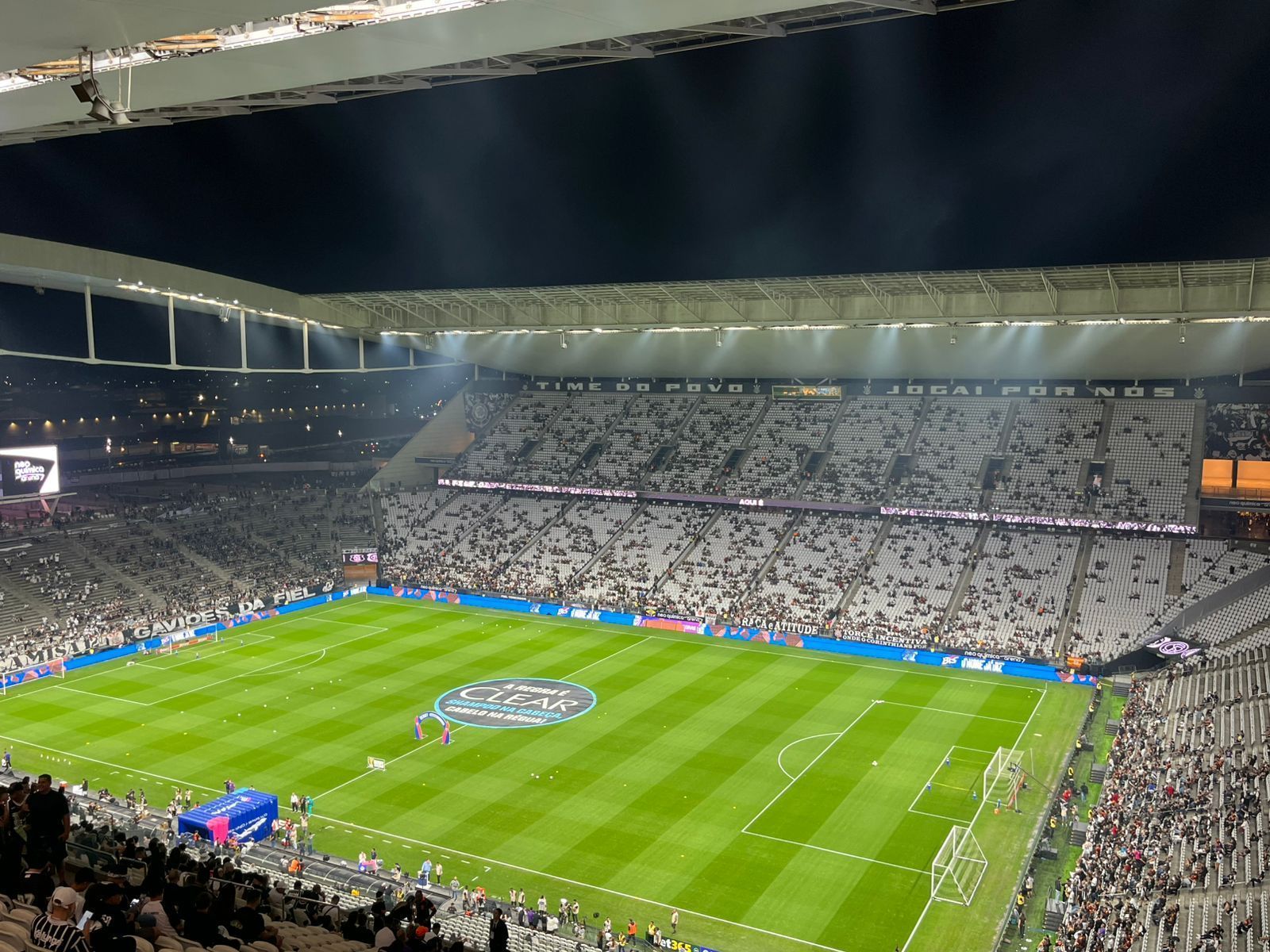 Reforço do Corinthians vai à Arena e acompanha clássico contra Palmeiras