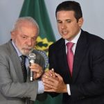 Lula e Hugo Motta articulam reunião para votar fim da escala 6x1 ainda neste semestre
