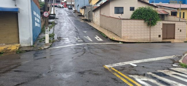 Neste cruzamento o autor abandonou o carro e fugiu à pé