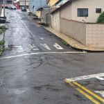 Homem troca tiros com policiais em rua do bairro Santa Maria, em Varginha