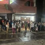 Familiares de vítimas de ataque a tiros em padaria de Ribeirão das Neves cobram respostas