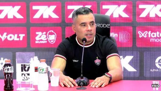 Jair Ventura, técnico do Vitória
