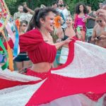 Bloco Fofoca de Carimbó balança Avenida dos Andradas com cultura paraense