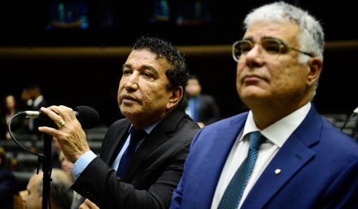 Magno Malta e Eduardo Girão questionam gastos em ano eleitoral e pedem suspensão imediata do processo