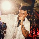 Xamã desfila com bloco na Avenida Brasil na segunda-feira (16) de Carnaval