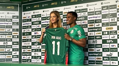 Leila Pereira e Jhon Arias, na Academia de Futebol