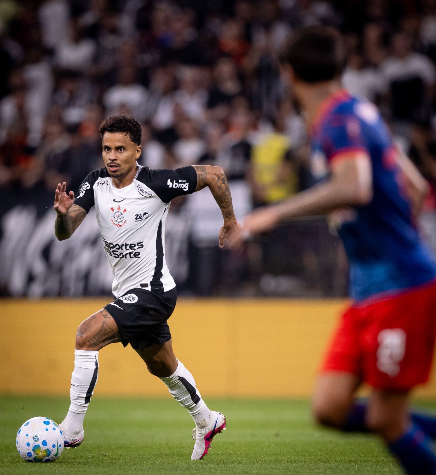 Comissão do Corinthians estuda uso de Allan em função diferente