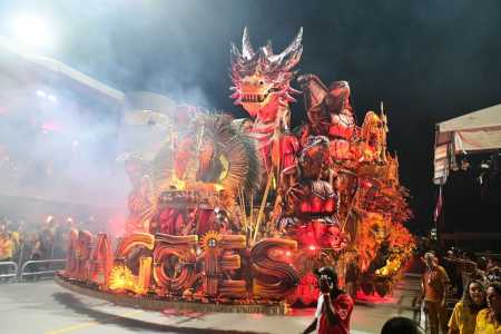 Desfile da Dragões da Real