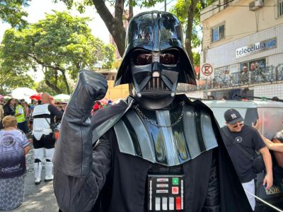 Bloco 'Unidos da Estrela da Morte' leva fantasias do mundo nerd para o Carnaval de BH