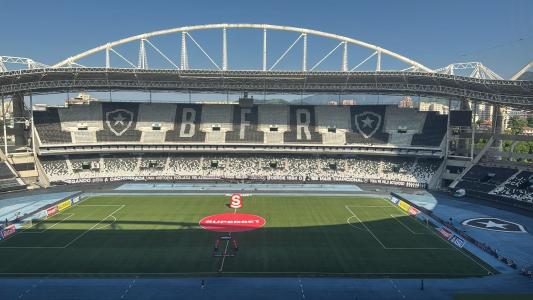 Botafogo e Flamengo se enfrentam no Estádio Nilton Santos