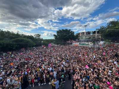 Bloco Marinada lotou o entorno do Mineirão, na Pampulha, em BH