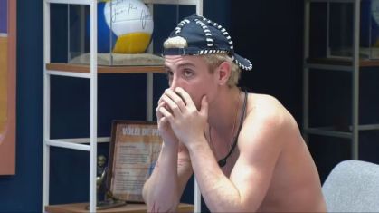 Juliano reage à reconciliação de Cowboy e Gabriela