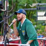 Nattan mantém 'tradição' e homenageia ídolo do Cruzeiro em bloco no Centro de BH