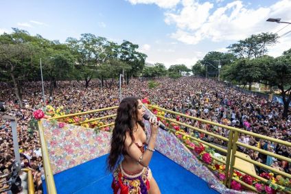 Marina Sena reuniu milhares de foliões no entorno do Mineirão, na Pampulha, em BH