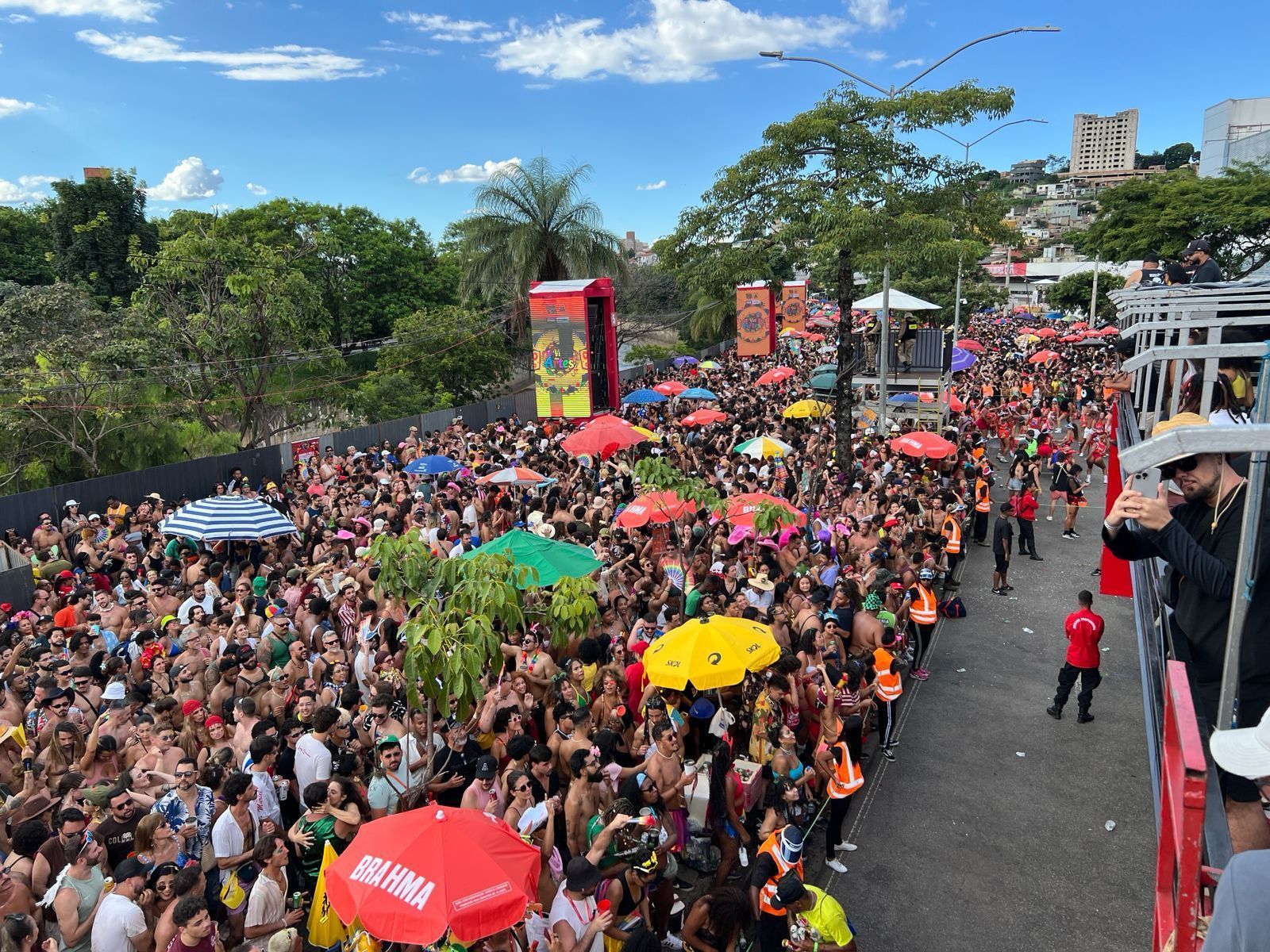 Vai para os bloquinhos do pós-Carnaval em BH? Veja como fica o tempo