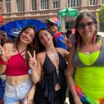 Adolescente 'arrasta' mãe para o Carnaval de BH: 'Ela gosta'