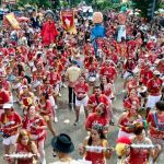 Bartucada, de Diamantina, atrai multidão de foliões nesta terça-feira (17) de Carnaval em BH
