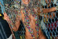 Carnaval no Rio: Sabrina Sato celebra 15 anos de Vila Isabel e fala sobre pertencimento