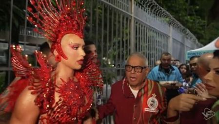 Virginia Fonseca se mostrou tensa antes da estreia como Rainha da Bateria da Grande Rio