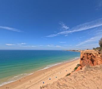 Praia da Falésia, em Portugal