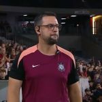 Árbitro relata ofensas de auxiliar do Corinthians expulso contra Athletico: 'Vou te f*'