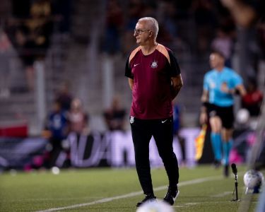 Dorival Jr., treinador do Corinthians, durante partida com Athletico-PR