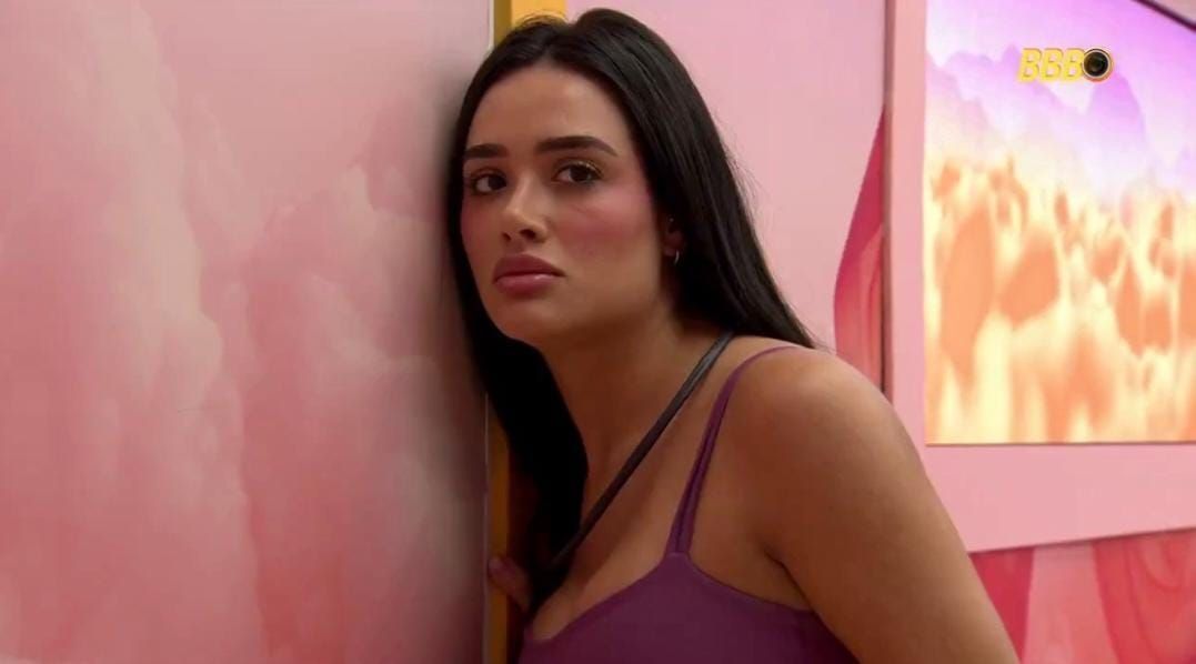 Jordana é desmascarada após tentar ouvir conversa dos rivais no BBB 26: ‘Fofoqueira’