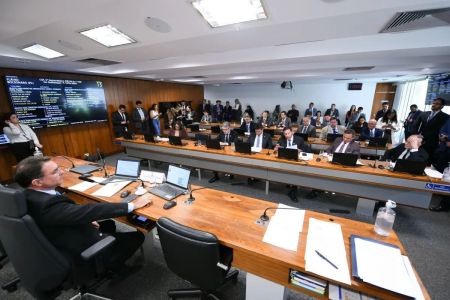 Comissão do Senado deve analisar na terça propostas para derrubar decreto de Lula sobre armas