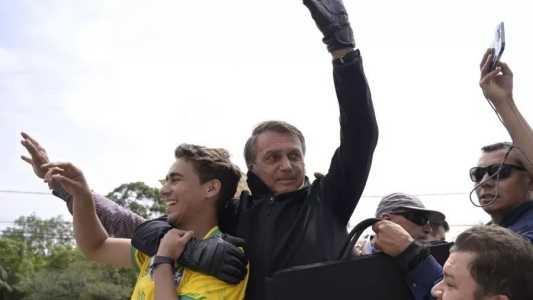 Nikolas Ferreira visita Bolsonaro neste sábado (21), no Complexo da Papuda