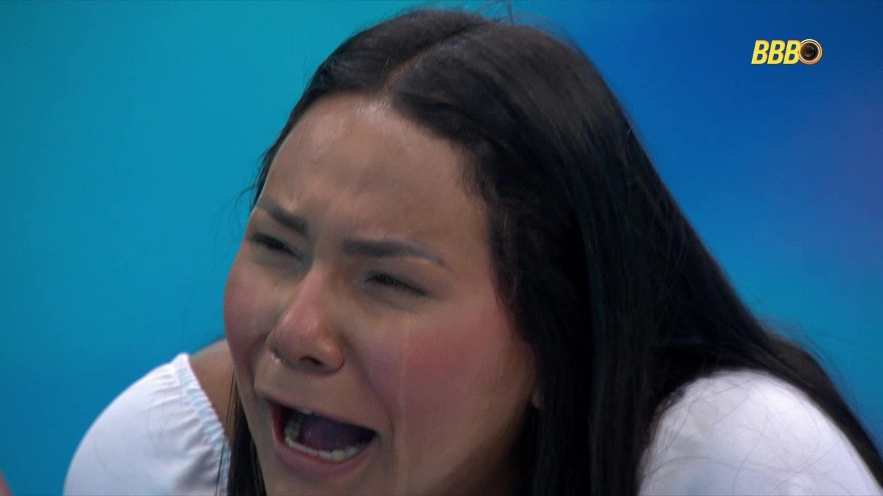Anjo do BBB 26, Chaiany entra em desespero após ver vídeos da família