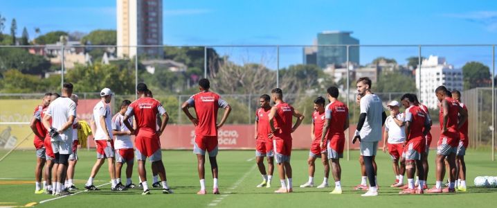 Inter treina antes da viagem a Belém, no Pará, para encarar o Remo pelo Brasileirão
