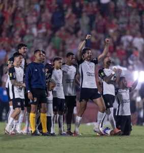 Elenco do Corinthians contra a Portuguesa, nas quartas
