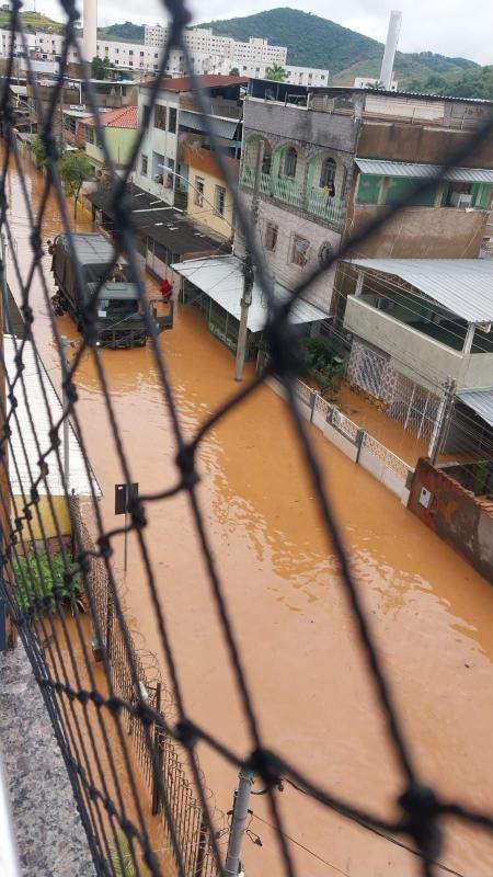 Exército em Matias Barbosa, após temporal em MG