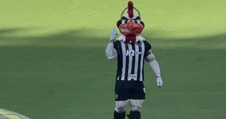 Atlético x Botafogo: Galo Doido entra com fone no Mineirão em campanha sobre o autismo