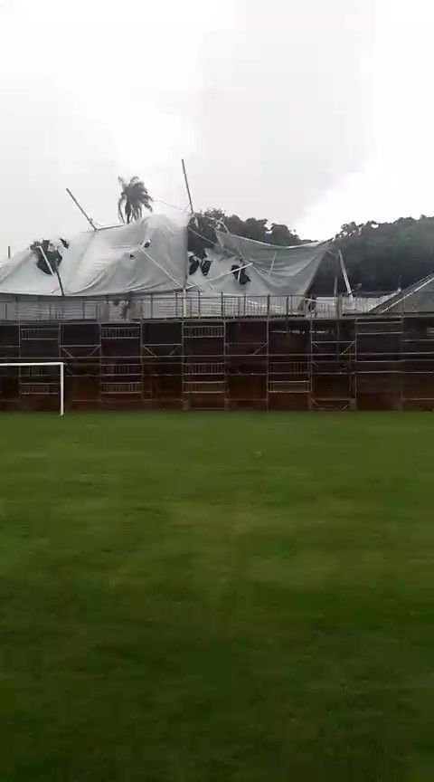 Forte chuva destrói parte da estrutura de estádio que receberá Atlético no Mineiro
